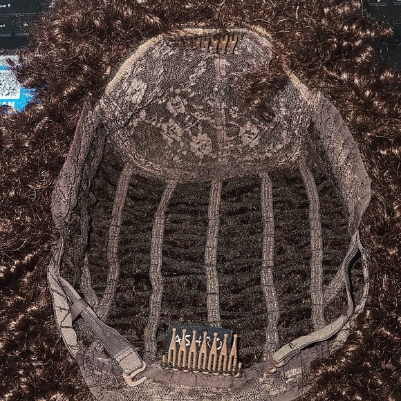 Ashro Curly Wig - 001 - Picture 6 of 8